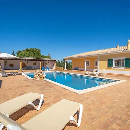 Charming With Pool Garden In Vale Da #2006