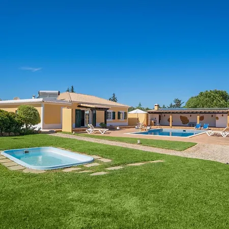 Charming With Pool Garden In Vale Da #2006 *